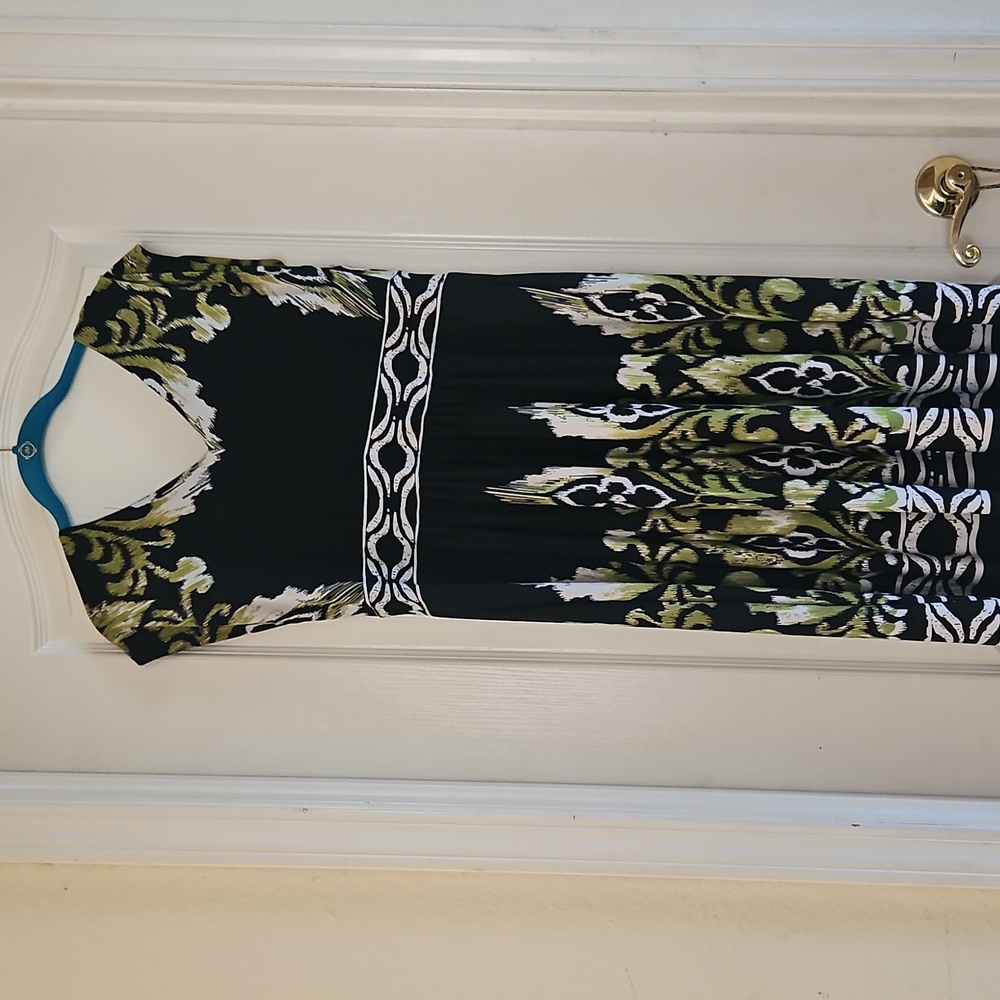 dressbarn Black and Green Maxi Dress - Picture 3 of 4